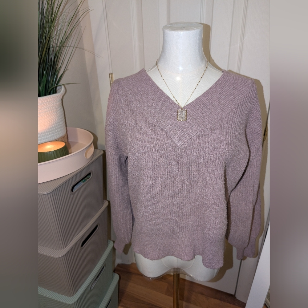 🧶🪻Pink Rose V-Neck Sweater in Soft Lavender